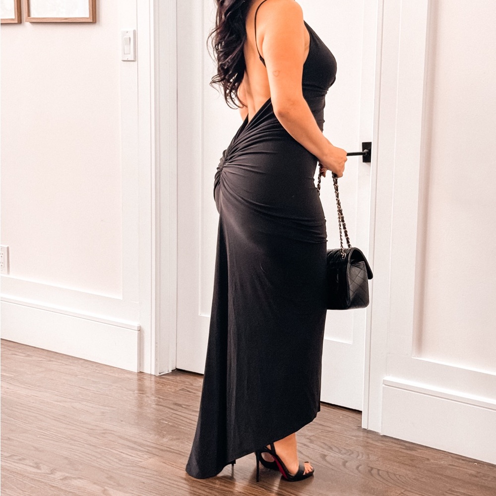 Elegant Black Backless Dress